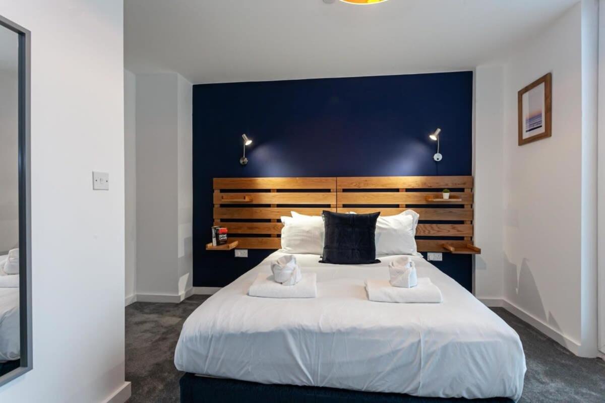 Superb 2 Bed Flat 5Min To Old Trafford Stadium Манчестър Екстериор снимка